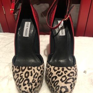 Steve Madden Deeny-R Red Platform Pump